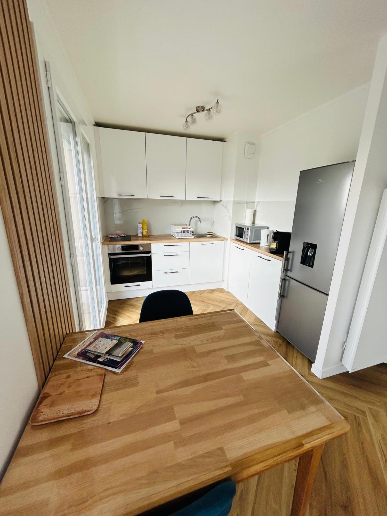 Agreable Studio Chantilly Avec Balcon Et Parking Securise Pau Luaran gambar